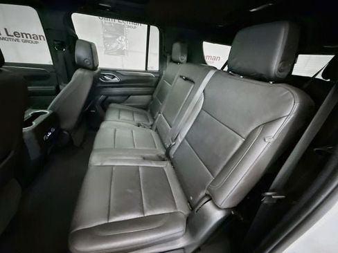 Used 2023 Chevrolet Suburban LT w/ LT Signature Plus Package RWD image 27
