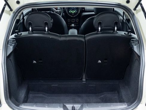 Used 2018 MINI Cooper 2-Door Hardtop image 8