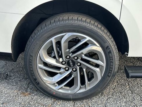 New 2026 Lincoln Navigator L Reserve image 18