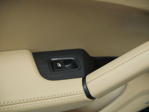 New 2026 Porsche Cayenne Coupe AWD/4WD image 23