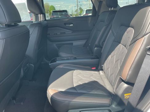New 2026 Nissan Pathfinder Platinum AWD/4WD image 21