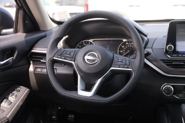Certified 2025 Nissan Altima 2.5 SV FWD image 23