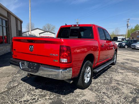 Used 2017 RAM 1500 Classic SLT w/ Luxury Group AWD/4WD image 3