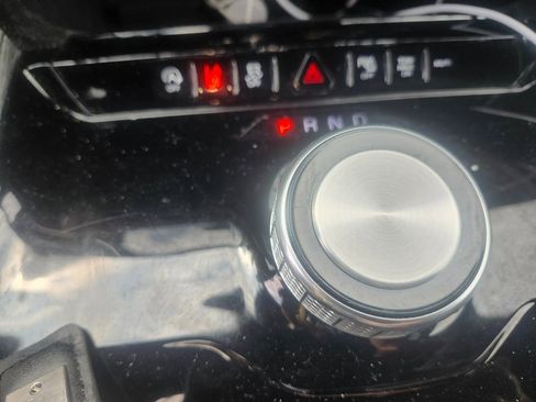 Used 2024 Jeep Wagoneer Series II w/ Flexible Seating Group image 17