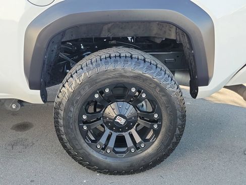 Used 2024 Toyota Tacoma TRD Off-Road w/ TRD Off Road Upgrade Package AWD/4WD image 35