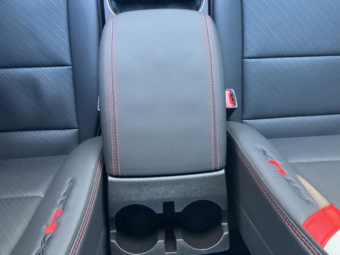 Used 2024 GMC Canyon AT4X image 29