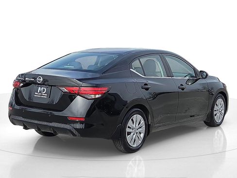 Used 2022 Nissan Sentra S image 5