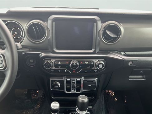 Used 2023 Jeep Gladiator Willys image 10