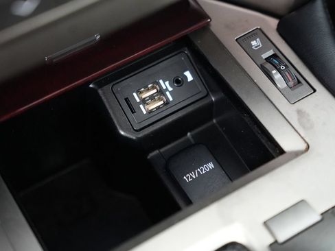 Used 2018 Lexus GX 460 Premium w/ Premium Package AWD/4WD image 29