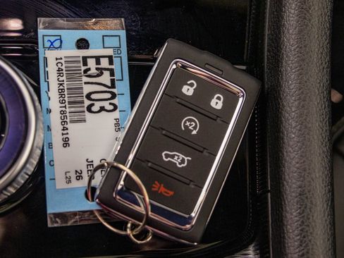 New 2026 Jeep Grand Cherokee L Limited AWD/4WD image 28