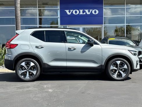 New 2026 Volvo XC40 B5 Plus AWD/4WD image 6