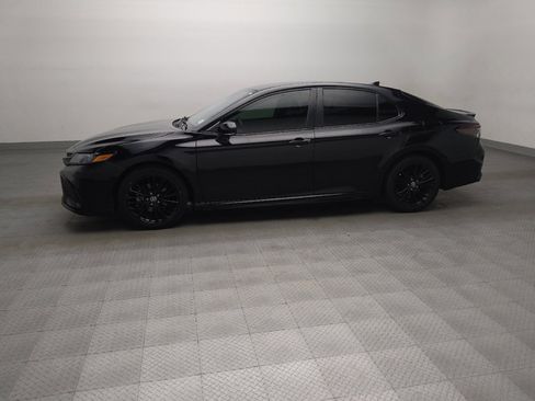 Used 2022 Toyota Camry SE w/ Convenience Package FWD image 2