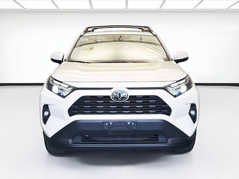 Used 2022 Toyota RAV4 XLE Premium FWD image 2