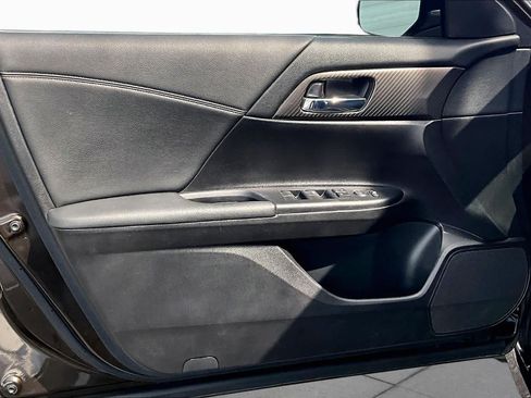 Used 2017 Honda Accord Sport image 22