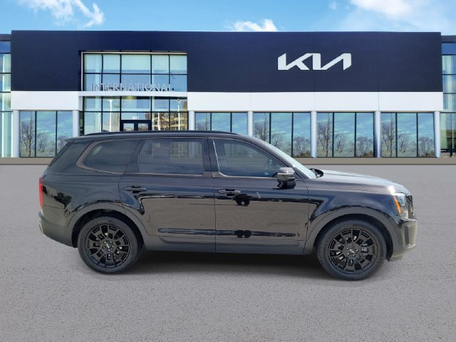 Used 2022 Kia Telluride EX w/ EX Premium Package AWD/4WD image 3