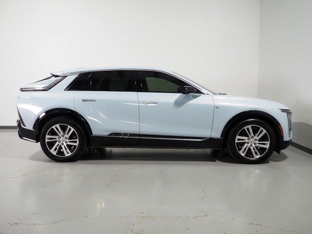 Used 2024 Cadillac Lyriq Tech AWD/4WD image 5