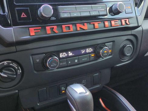 Used 2025 Nissan Frontier PRO-4X AWD/4WD image 17
