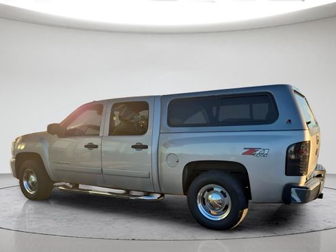 Used 2007 Chevrolet Silverado 1500 LT w/ 1LT Convenience Package AWD/4WD image 11