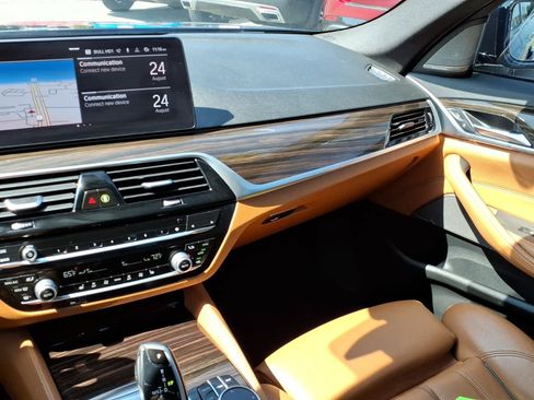 Used 2021 BMW 540i xDrive w/ M Sport Package AWD/4WD image 15