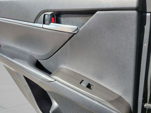 Used 2024 Toyota Camry SE image 17