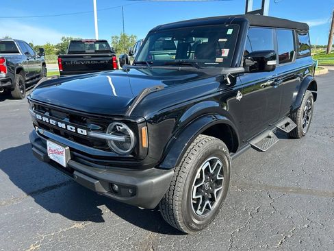 Used 2024 Ford Bronco Outer Banks AWD/4WD image 9