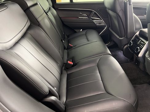 Used 2025 Land Rover Range Rover SE AWD/4WD image 23