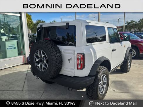 Used 2025 Ford Bronco Badlands image 4