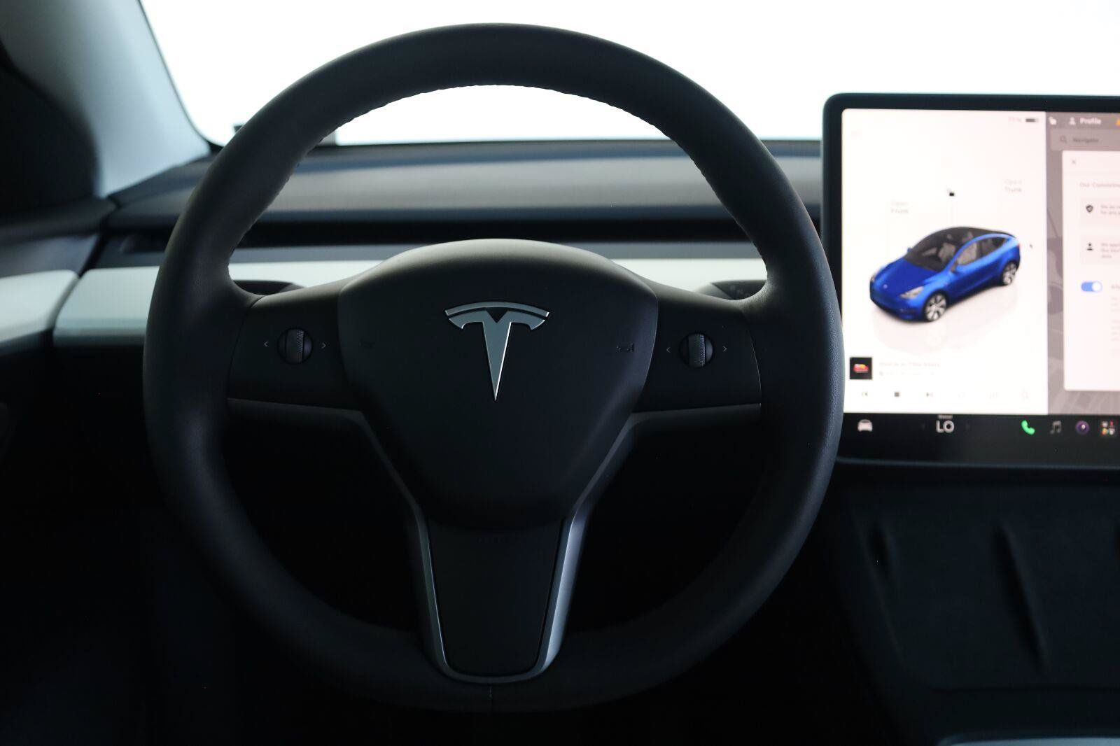 Used 2024 Tesla Model Y Long Range AWD/4WD image 29