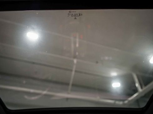 Used 2024 Porsche Macan image 11