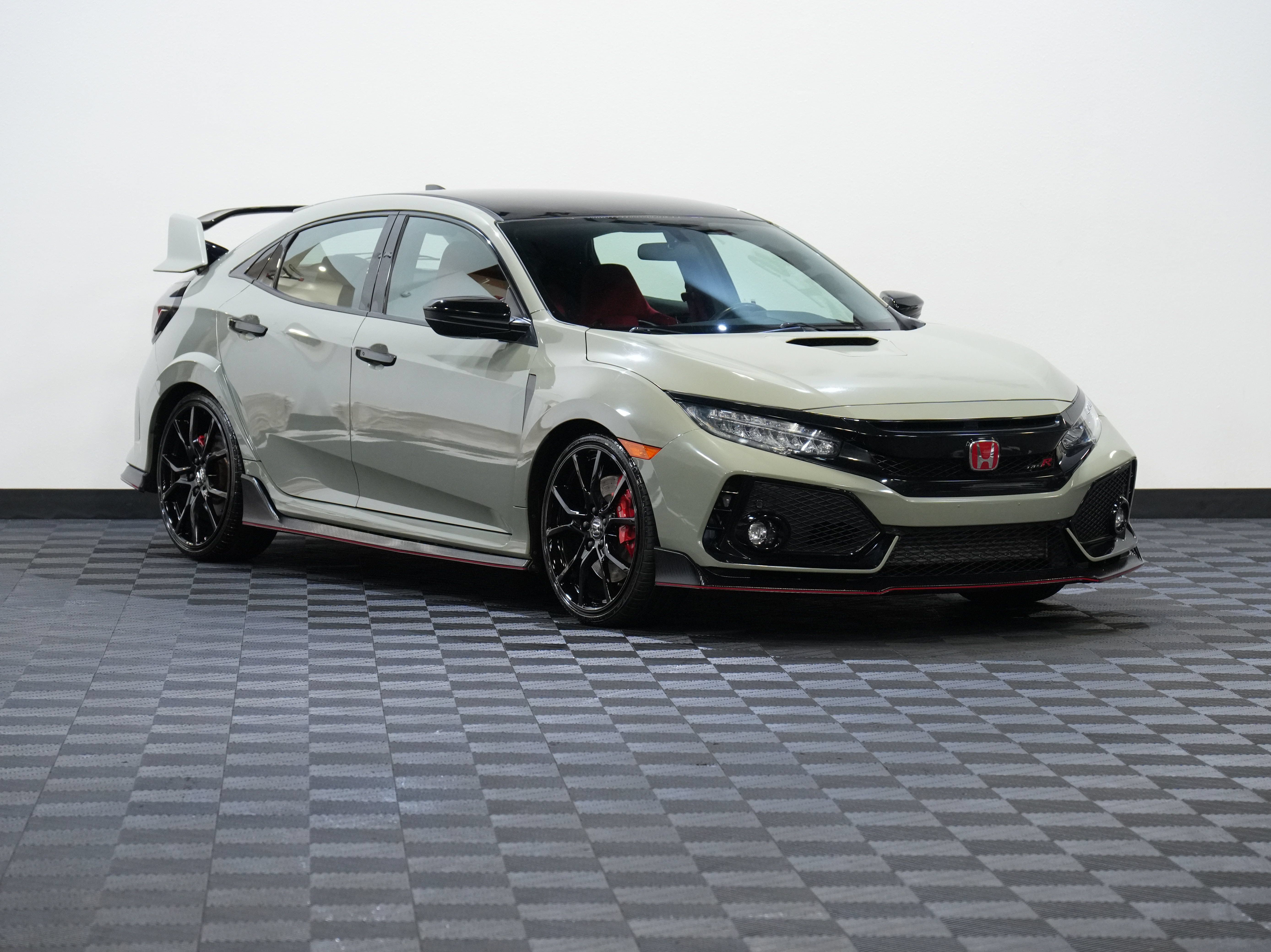 Used 2018 Honda Civic Type R image 5