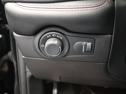 Used 2025 Dodge Durango R/T AWD/4WD image 31