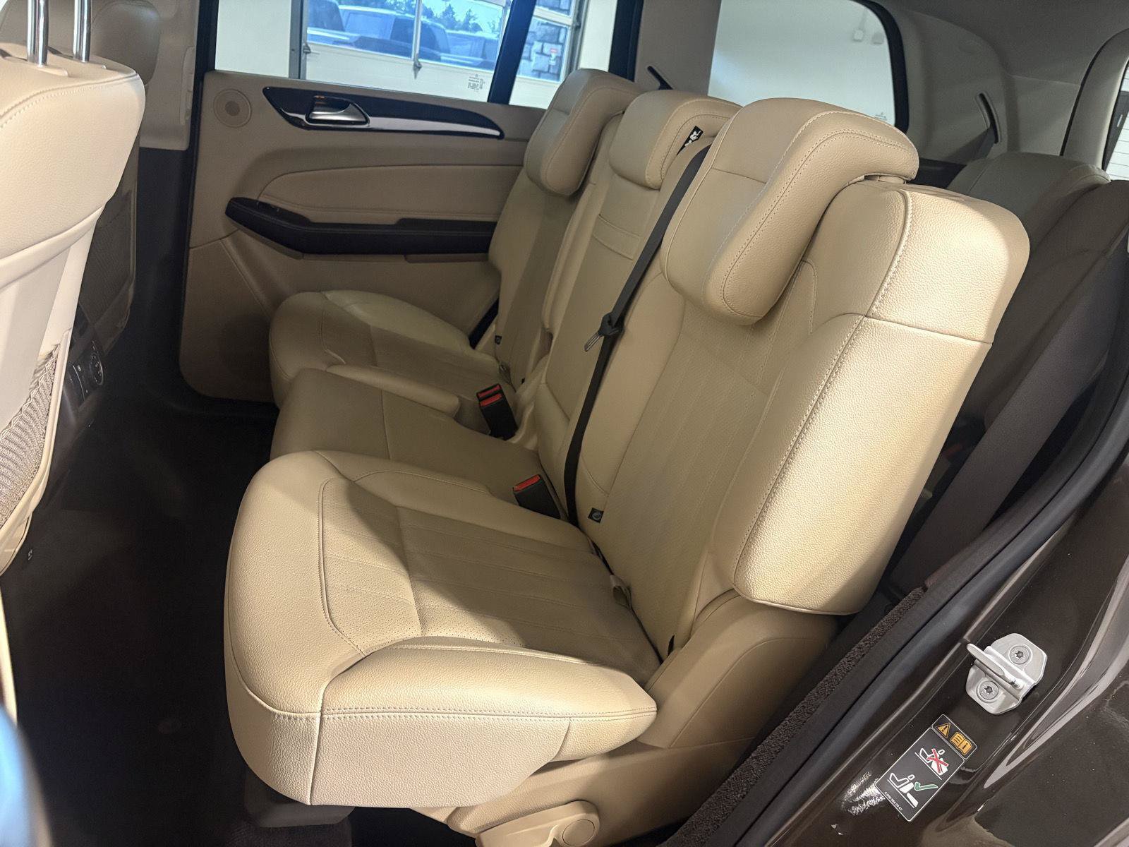 Used 2017 Mercedes-Benz GLS 450 4MATIC image 33