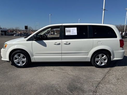 Used 2013 Dodge Grand Caravan SE image 2