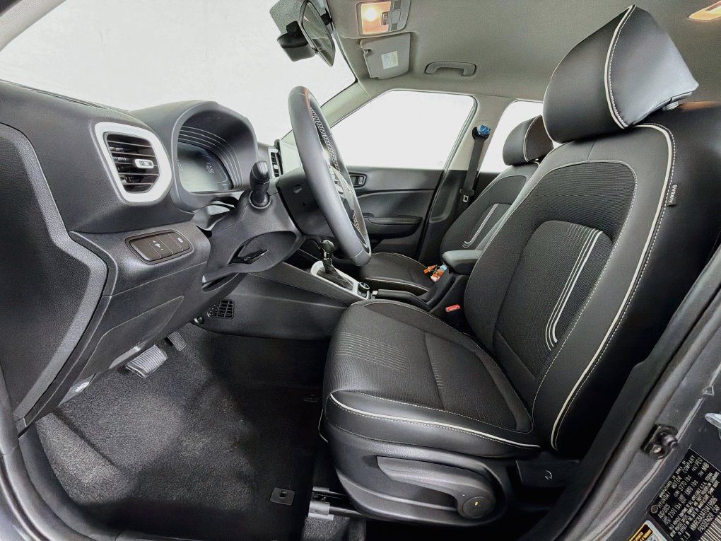 Used 2026 Hyundai Venue SEL FWD image 12