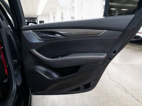 Used 2022 Cadillac CT5 V w/ LPO, ONYX Package image 24