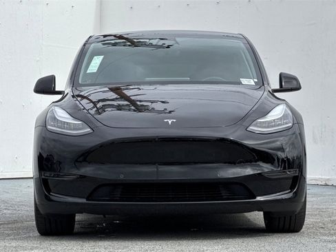 Used 2020 Tesla Model Y Performance image 9