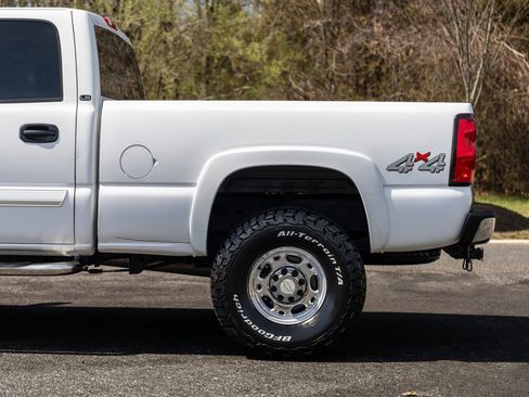Used 2005 Chevrolet Silverado 2500 LS w/ Heavy-Duty Power Package image 16