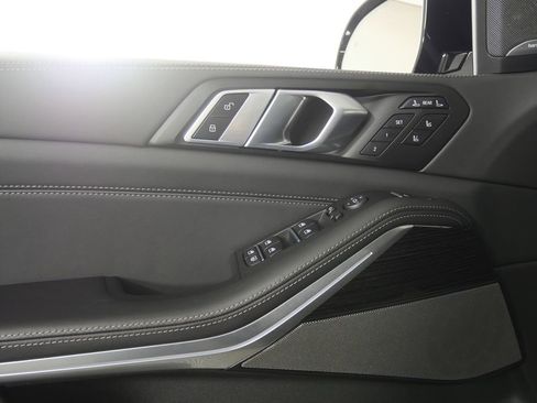 Certified 2026 BMW X7 M60i AWD/4WD image 8