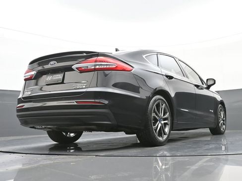 Used 2019 Ford Fusion Titanium image 38
