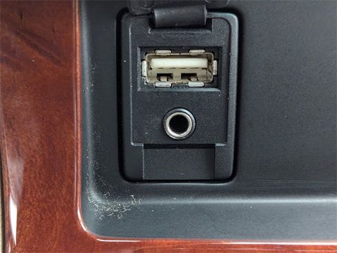 Used 2012 Toyota Highlander Limited image 27