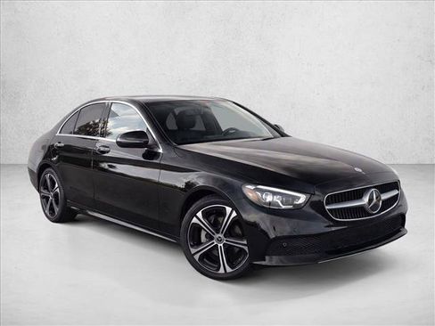 Used 2023 Mercedes-Benz C 300 Sedan image 3