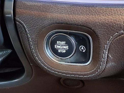 Used 2020 Mercedes-Benz GLE 450 4MATIC image 25