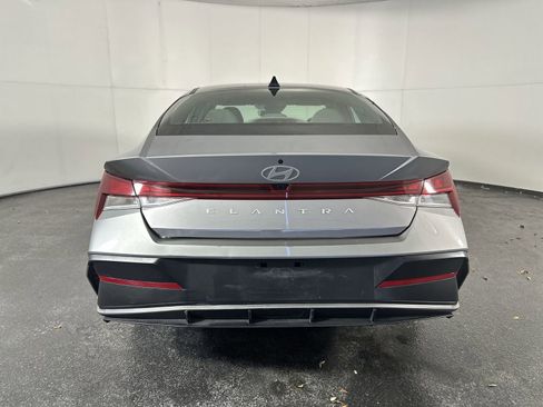 Used 2025 Hyundai Elantra SEL image 7