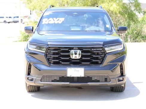 Certified 2025 Honda Pilot Black Edition image 2