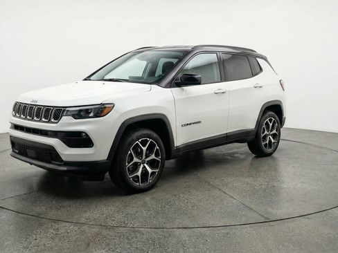Used 2025 Jeep Compass Limited image 3