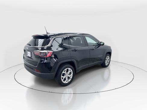 Used 2024 Jeep Compass Sport image 8