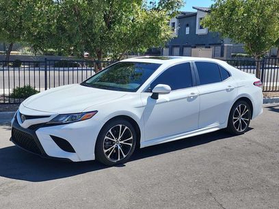 Used 2018 Toyota Camry SE w/ Moonroof Package