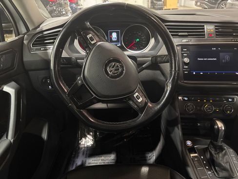 Used 2018 Volkswagen Tiguan SE image 13