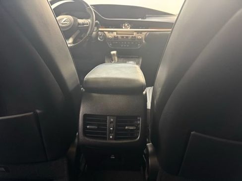 Used 2016 Lexus ES 350 w/ Navigation System Package FWD image 26