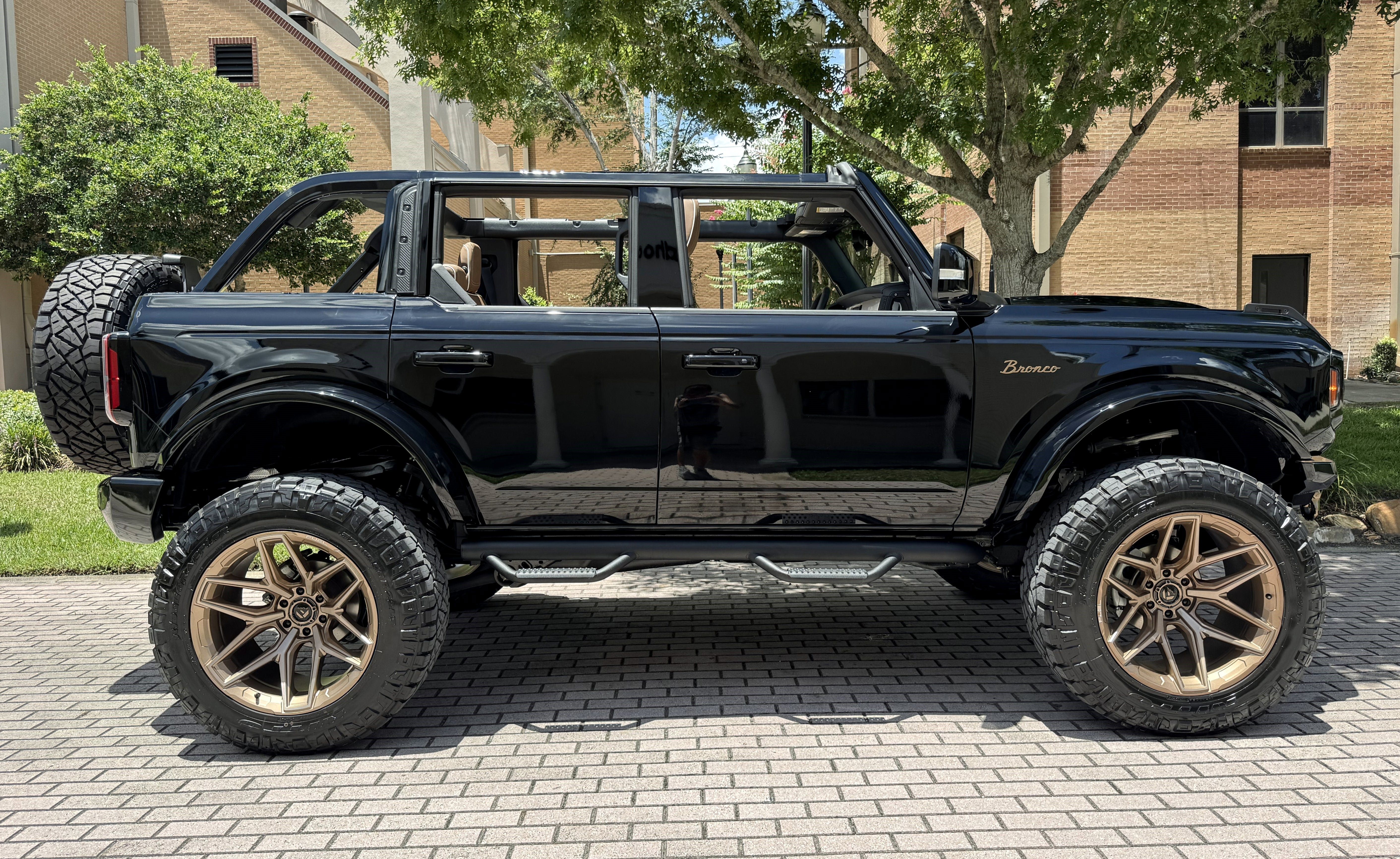 Used 2025 Ford Bronco Outer Banks AWD/4WD image 5